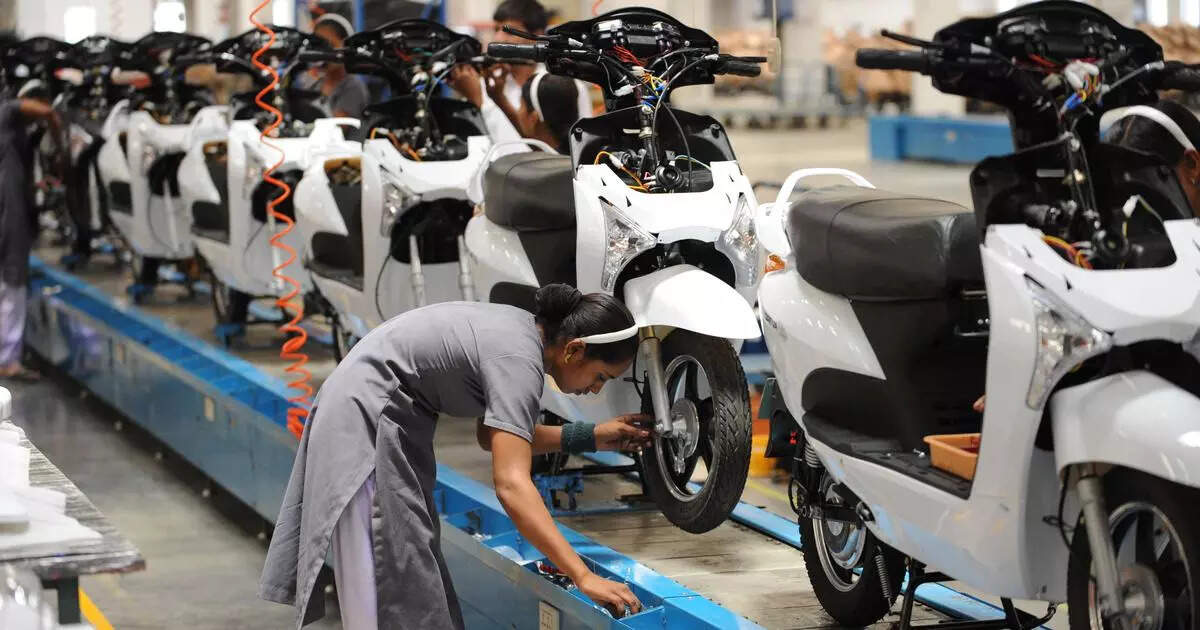 Government plans to punish erring e-scooter companies ETAuto