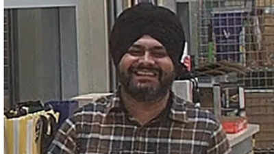 Ottawa police searching for Indian man wanted in sexual assault case; The suspect reportedly wore a black turban