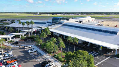 Florida man crashes car into airport gate, tries to board planes in Daytona Beach