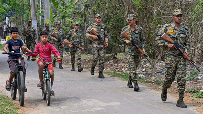 Pak infiltrator caught on the international border in Samba, Jammu and Kashmir. india news