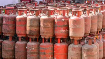‘LPG charge’ is not legal, action will be taken, CCPA warns eateries. india news