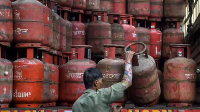 LPG situation ‘worrying’, government increased production by 36% in a fortnight. india news