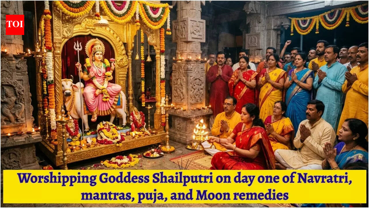 Worship of Goddess Shailputri on the first day of Navratri, mantras, puja and remedies for Moon.