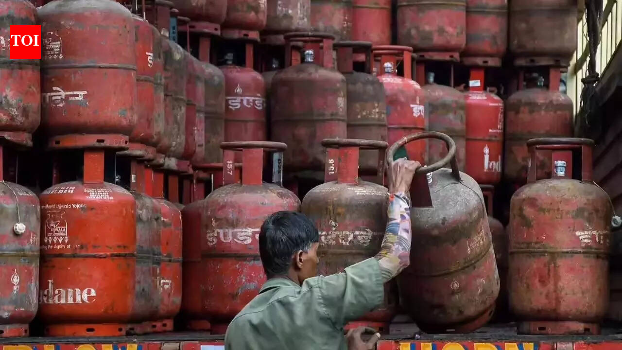 Center increases LPG allocation to 50% of pre-crisis level, gives priority to food and hospitality sectors