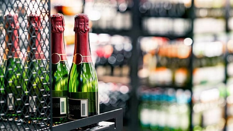 उत्तराखंड: पहली बार, चार प्रमुख जिलों में 100% शराब की दुकानों का निपटान किया गया है, जो हर साल खाली रहती थीं – उत्तराखंड पहली बार, चार प्रमुख जिलों में 100% शराब की दुकानों का सफलतापूर्वक निपटान किया गया है