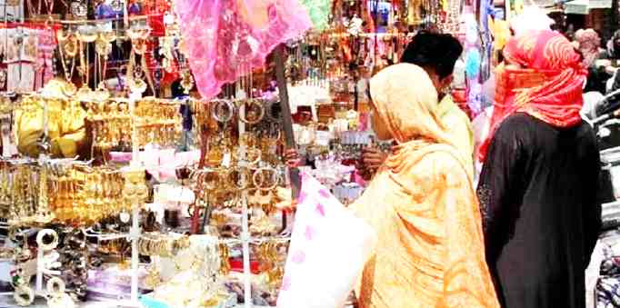 ईद से पहले मुजफ्फरनगर के बाजारों में बाढ़! खरीदारी में तेजी, दुकानदारों के चेहरे खिले