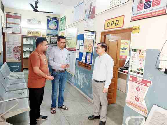 मुज़फ्फरनगर में मुख्यमंत्री आरोग्य स्वास्थ्य मेलों का औचक निरीक्षण, सीएमओ डॉ. सुनील तेवतिया ने लिया स्वास्थ्य सेवाओं का जायजा।