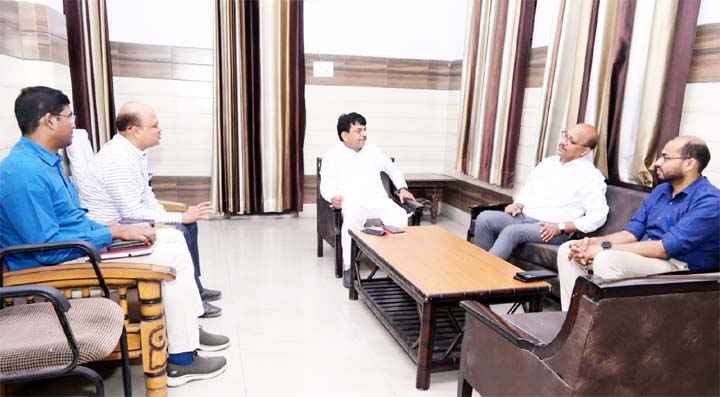 मुजफ्फरनगर में घरेलू गैस सप्लाई पर मंत्री कपिल देव सख्त, अधिकारियों के साथ समीक्षा बैठक कर दिये सख्त निर्देश