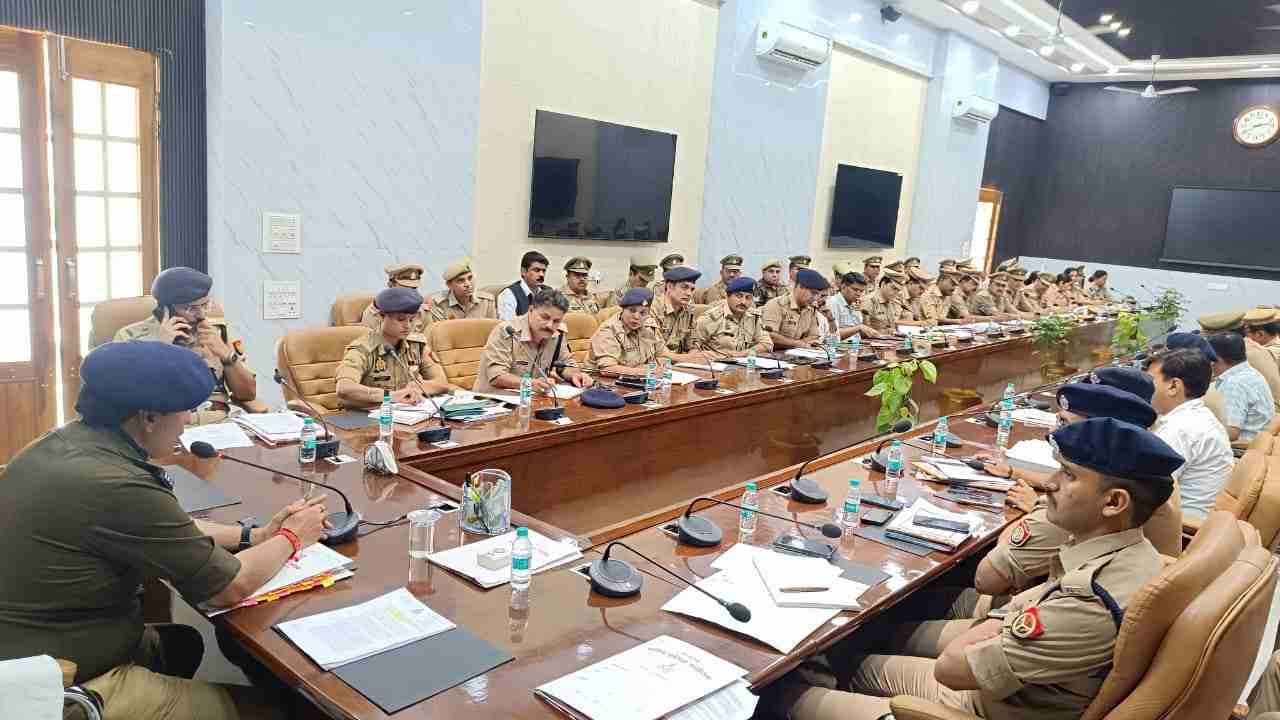 मुजफ्फरनगर में SSP की सख्त समीक्षा बैठक: अपराधियों पर नकेल, महिला सुरक्षा और कानून व्यवस्था पर बड़े निर्देश