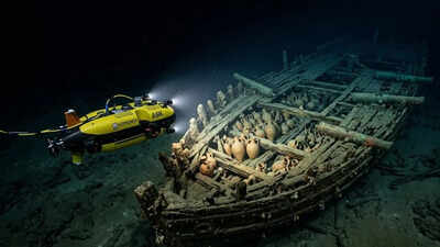 A hidden world 2.5 kilometers below: How an underwater drone discovered France’s deepest shipwreck world News