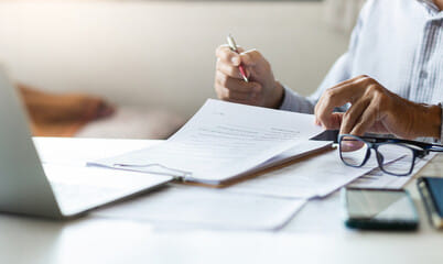 देहरादून में ‘चार साल बेमिसाल’ कार्यक्रम में छात्रों को फर्जी हस्ताक्षर पत्र बुलाने पर विवाद