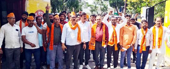 मुज़फ्फरनगर न्यूज़: कानून व्यवस्था और गौ तस्करी पर शिवसेना का प्रधानमंत्री के नाम बड़ा ज्ञापन, सुरक्षा और हत्या के मामलों पर जताई गंभीर चिंता