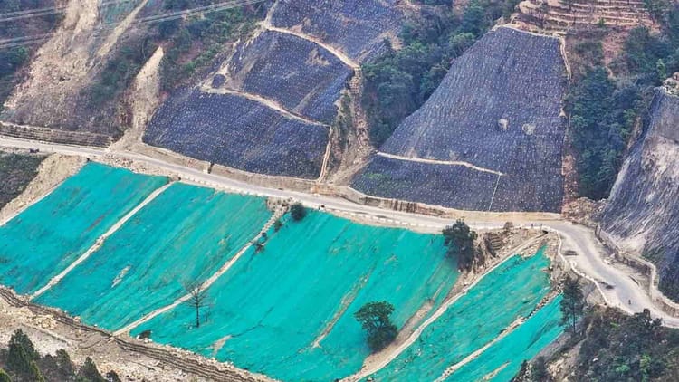 बद्रीनाथ: इस बार यात्रियों को नहीं करनी पड़ेगी झिझक कर यात्रा, क्षेत्रपाल में भूस्खलन से राहत – बद्रीनाथ हाईवे: क्षेत्रपाल में भूस्खलन से राहत उत्तराखंड चारधाम यात्रा 2026