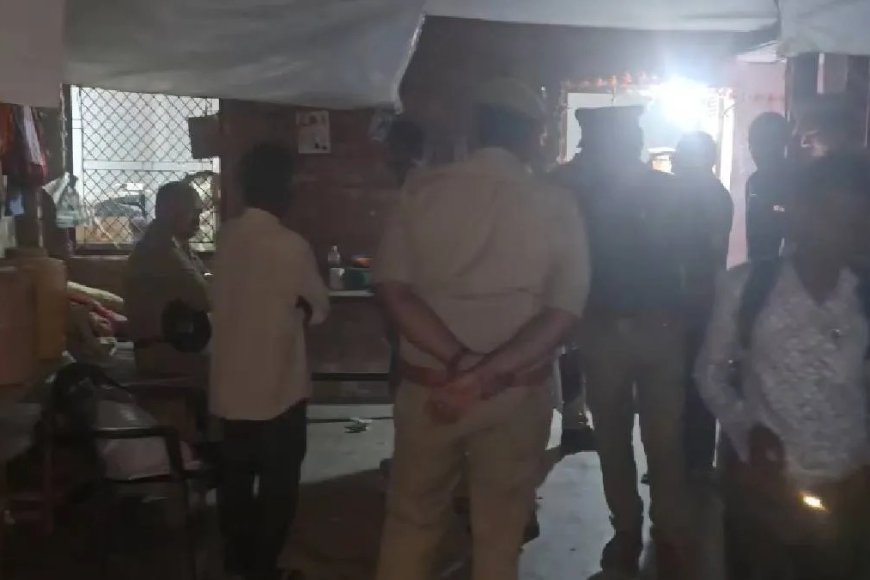 फतेहपुर में बंद कमरे में मां-बेटे समेत तीन की गला रेतकर हत्या, घर में मिला ब्लेड और सल्फास का पैकेट।