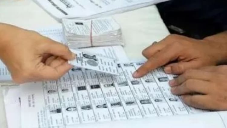 उत्तराखंड: एसआईआर से पहले राज्य में चल रही बीएलओ मैपिंग में सुस्ती, चुनाव आयोग ने तीन जिलों को जारी किया नोटिस – सर उत्तराखंड चुनाव आयोग ने लो ब्लो मैपिंग वाले तीन जिलों को जारी किया नोटिस