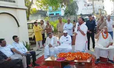 पुरकाज़ी रामपुर सीसी रोड का उद्घाटन: कैबिनेट मंत्री अनिल कुमार ने रामपुर में विधायक निधि से निर्मित सीसी रोड का उद्घाटन किया, विकास कार्यों की गति पर जोर दिया।