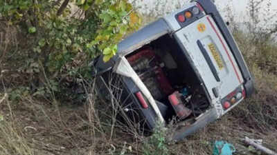 Gujarat: 6 people died after van overturned in Valsad district. india news