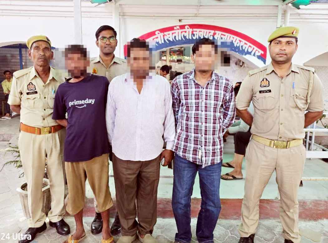 मुज़फ्फरनगर समाचार: खतौली में एनडीपीएस के आरोपी को पुलिस हिरासत से छुड़ाने वाले तीन गिरफ्तार, फरार विनोद सदस्य की तलाश तेज