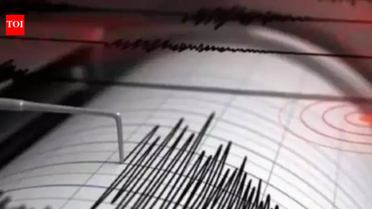 Earthquake of 7.4 magnitude in Indonesia. world News