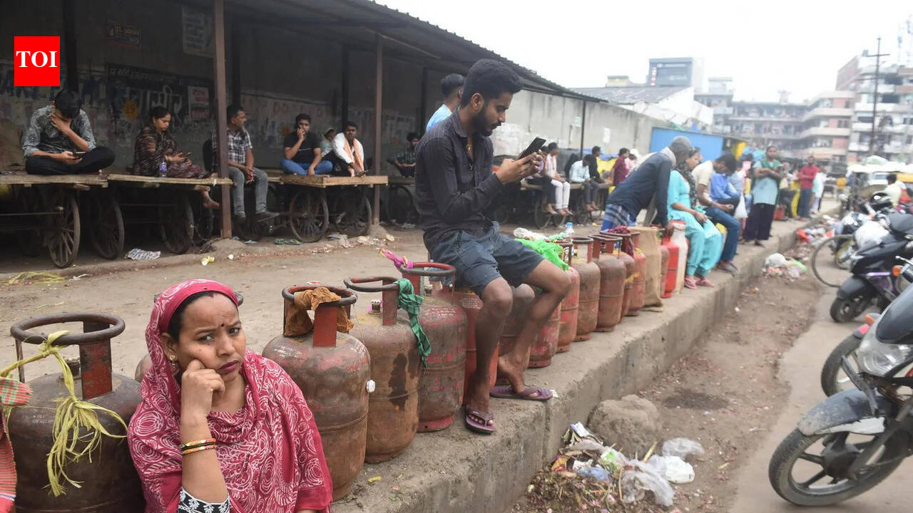 Wood-fired stoves, cylinders brought from villages 500 km away, life on just bread and fruits: How LPG pressure has affected the most vulnerable. noida news