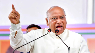 ‘Serious consequences’: Mallikarjun Kharge in CWC meeting says government’s women’s reservation move is a violation of election code of conduct. india news