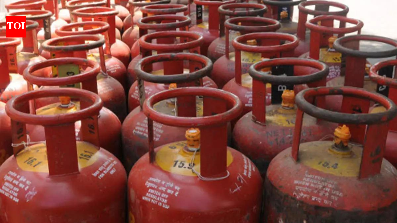 Police station doubles as LPG distribution center in Rohtas. patna news