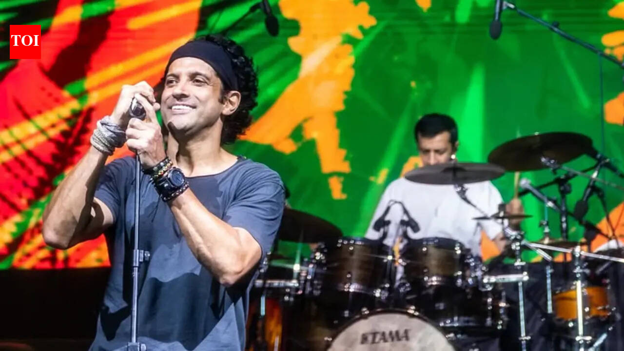 Farhan Akhtar: ‘Celebrating her is the best way to remember her’: Farhan Akhtar honors Asha Bhosle with ‘Dum Maaro Dum’ performance |