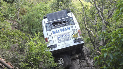 Bus falls in Udhampur valley, 21 people killed. india news