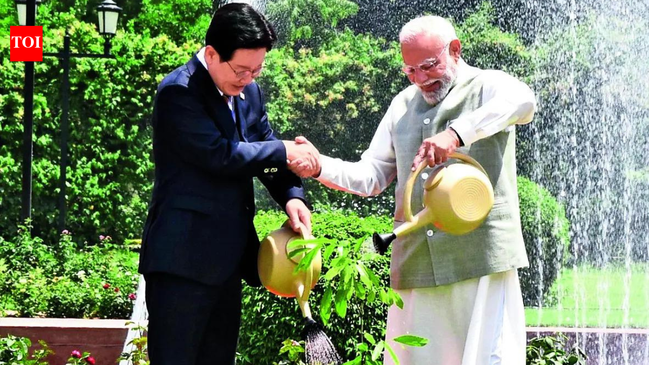 Prime Minister Modi’s hosting of the Korean President boosted trade and technology ties. india news