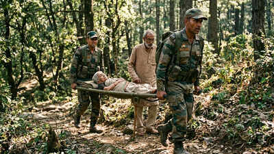 Army rescues sick woman in hill village Chill; Carry his stretcher for 3 hours to reach the road. india news