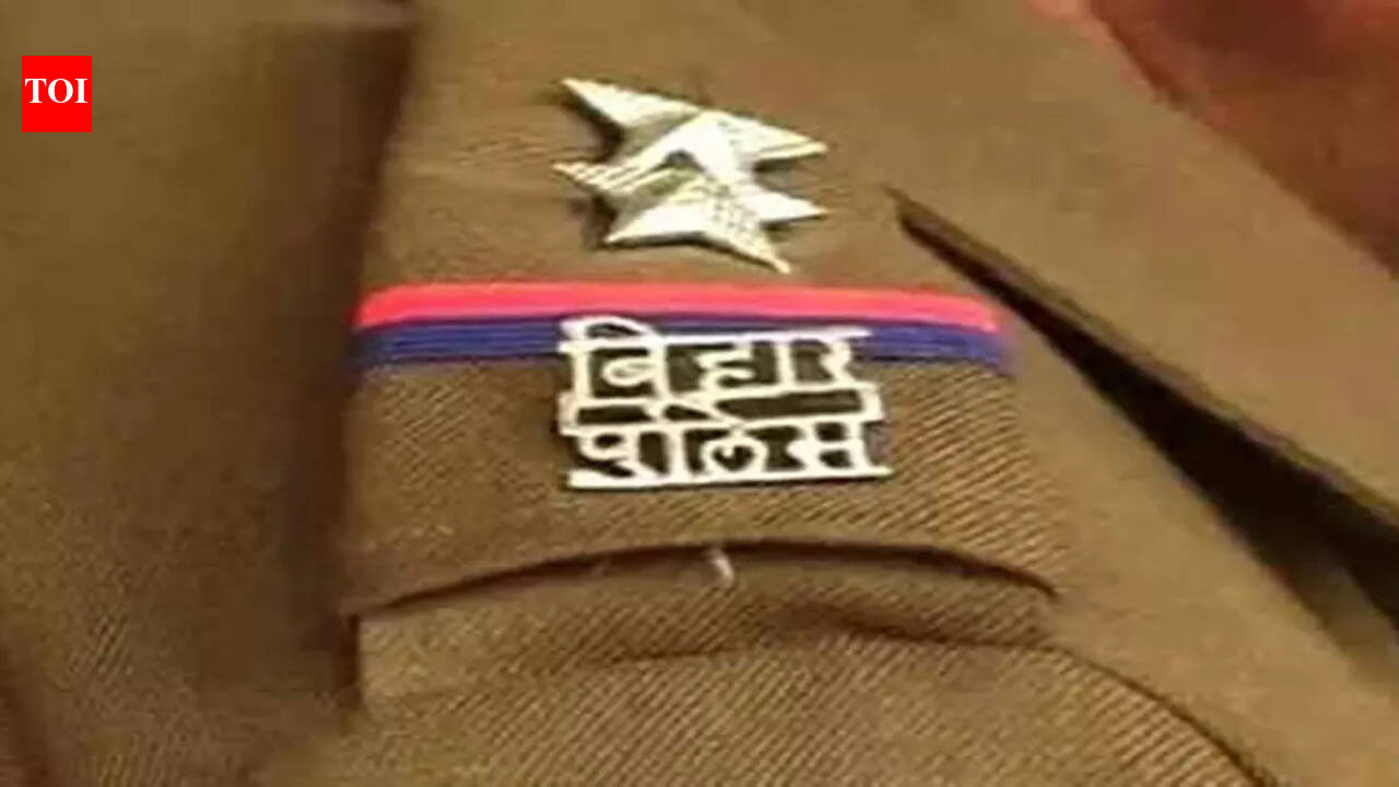 Bihar Police took action against policemen making reels in uniform. patna news