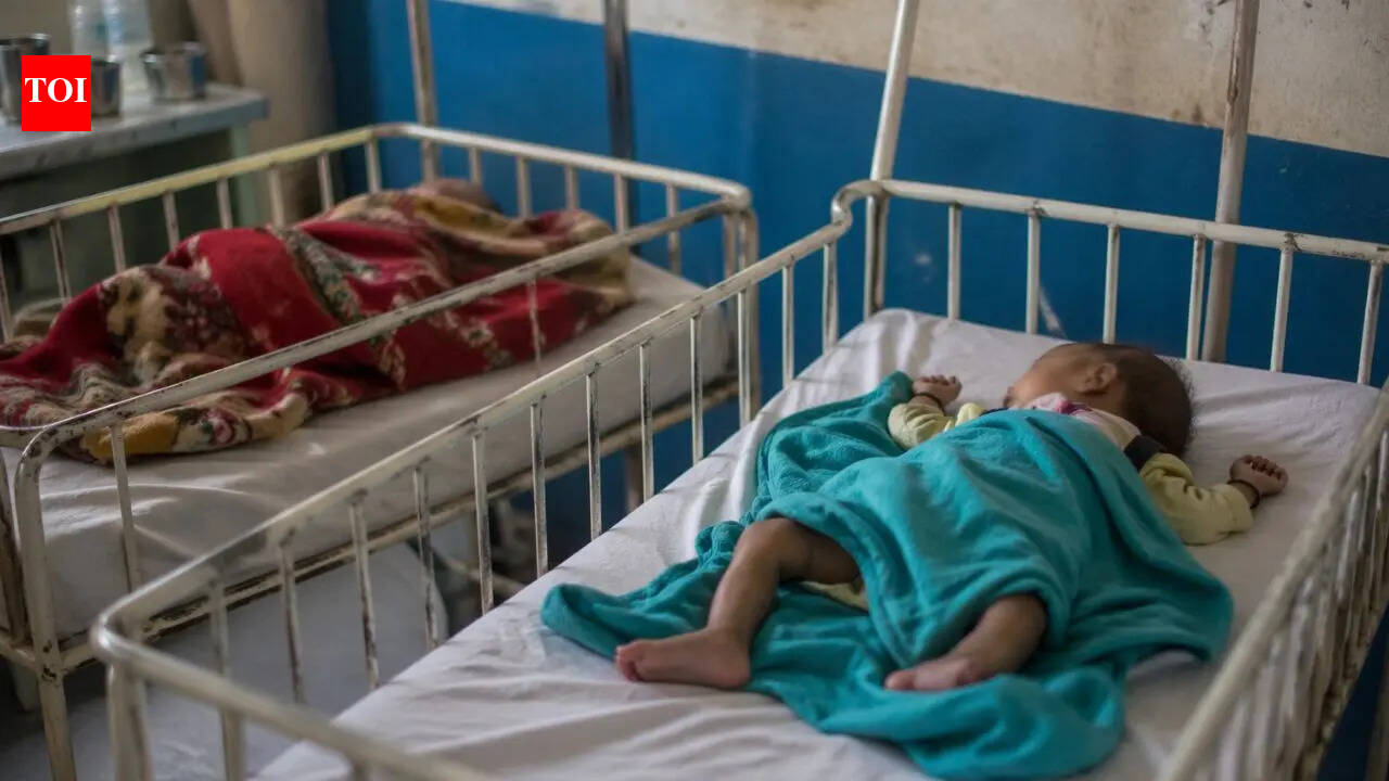 Death of malnourished girl: Malnourished 4 month old girl dies in Madhya Pradesh, twin brother serious. bhopal news