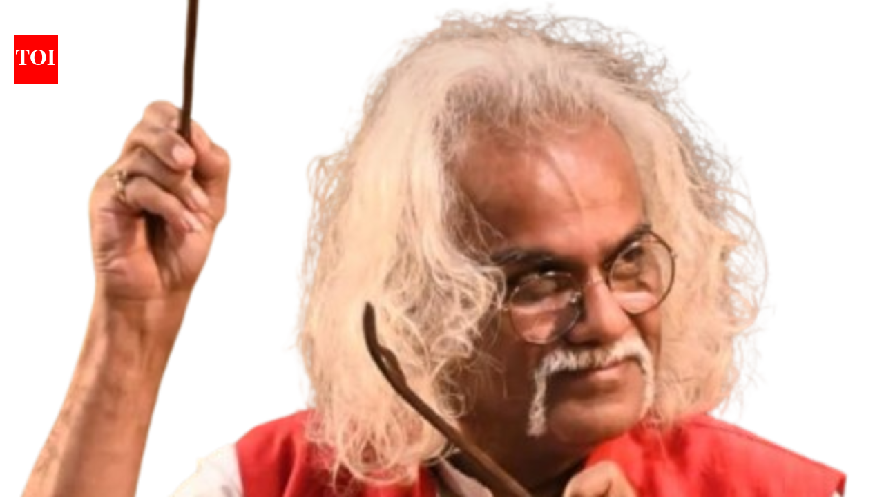 Santoor player Tarun Bhattacharya L in Varanasi concert. Will perform with Shankar. events movie news