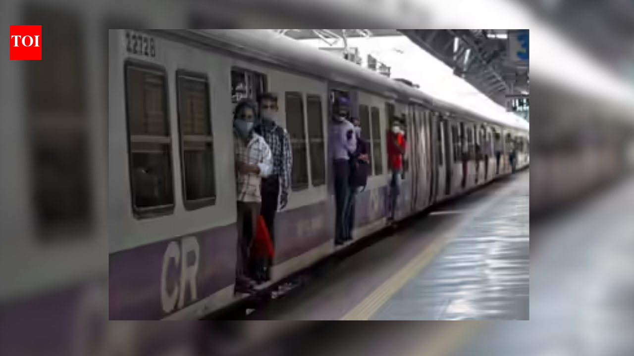 Mumbai Harbor Line megablock today; No disruption on the main line. mumbai news