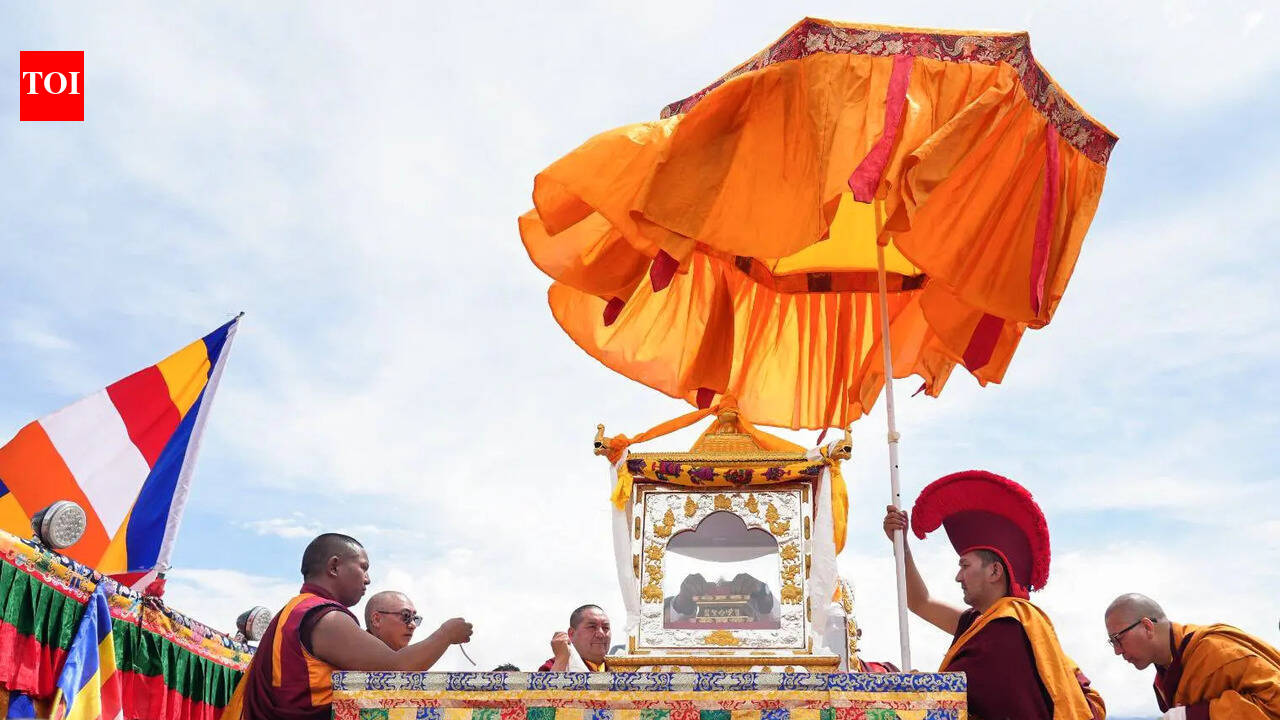 The sacred Piprahwa relics of Buddha reached Ladakh on the occasion of Buddha Purnima in Leh. india news