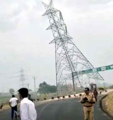 मेरठ-करनाल हाईवे से हटाई गई मौत की मीनार: मुजफ्फरनगर प्रशासन की बड़ी कार्रवाई से खुला रास्ता, अब निर्माण में आएगी तेजी