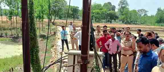 मुज़फ्फरनगर: जानसठ में ट्रांसफार्मर की चपेट में आने से 5 साल के मासूम सैवियन की मौत, बिजली विभाग पर उठे गंभीर सवाल.