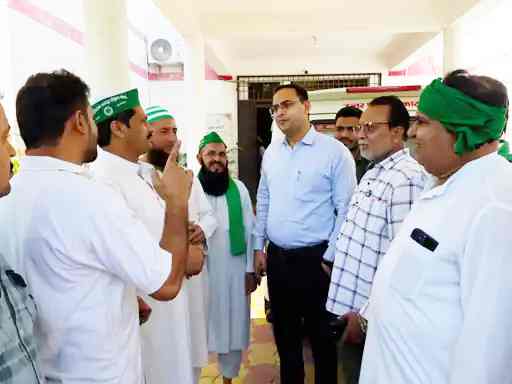 मुज़फ्फरनगर न्यूज़: महंगी किताबों से अभिभावकों में गुस्सा, निजी स्कूलों के खिलाफ जोरदार प्रदर्शन और कार्रवाई की मांग