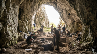 80,000-year-old DNA from Stagnia Cave reveals oldest Neanderthal group in central-eastern Europe.