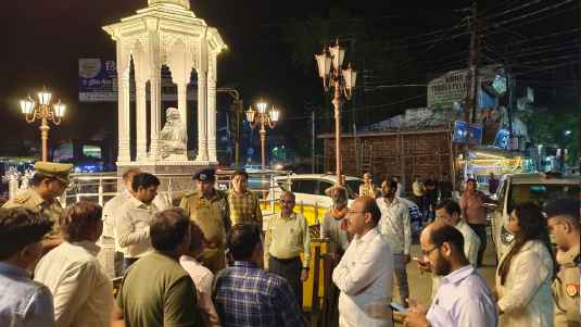 मुख्यमंत्री के प्रस्तावित दौरे से पहले डीएम-एसएसपी ने मुजफ्फरनगर नुमाइश मैदान और अस्पताल तिराहा का निरीक्षण किया