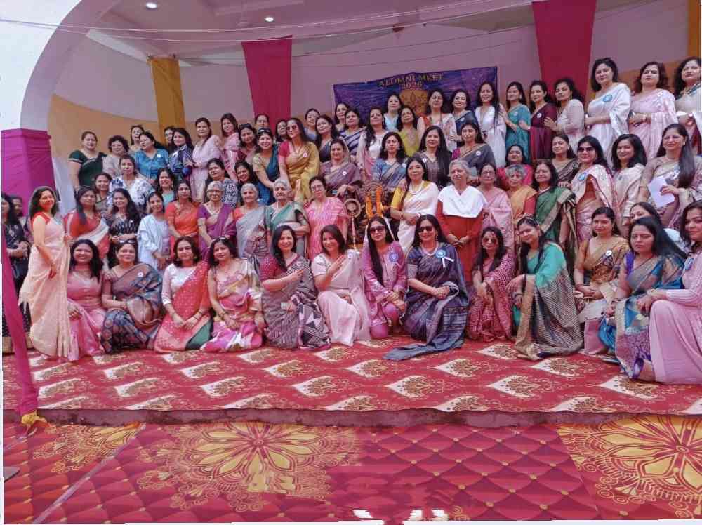 वैदिक पुत्री पाठशाला मुजफ्फरनगर एल्युमिनी मीट: 30 साल बाद एक मंच पर जुटे पूर्व छात्र, यादों, सम्मान और मूल्यों का हुआ भावनात्मक संगम