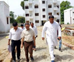 मुजफ्फरनगर सीएमओ डॉ. सुनील तेवतिया ने निर्माणाधीन सामुदायिक स्वास्थ्य केंद्र रोहाना का किया निरीक्षण, समयबद्ध निर्माण के दिए निर्देश।