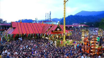 Women’s entry into Sabarimala: Supreme Court says it won’t rely on ‘Whatsapp University’ in religious freedom cases India News