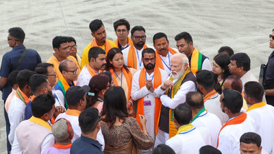 BJP West Bengal: ‘Mood is in favor of BJP’: PM Modi takes a dig at TMC after interacting with party workers in West Bengal. india news