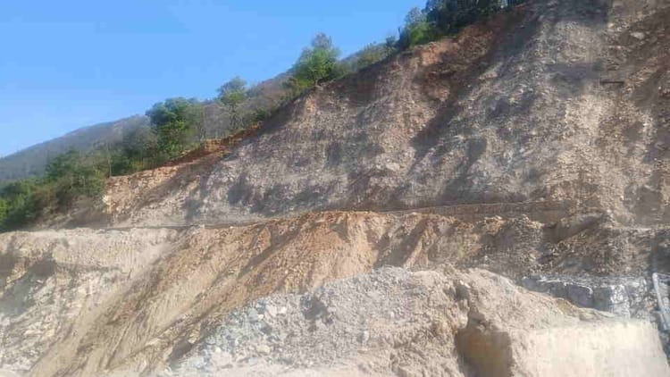 बदरीनाथ हाईवे: कमेड़ा वन में राहत, कमेड़ा टू और उमट्टा बनेंगे समस्या, 35 किमी में सात से ज्यादा भूस्खलन क्षेत्र – बद्रीनाथ हाईवे कमेड़ा वन में राहत; कामेडा-2 और उमट्टा खतरा पैदा करने के लिए तैयार हैं