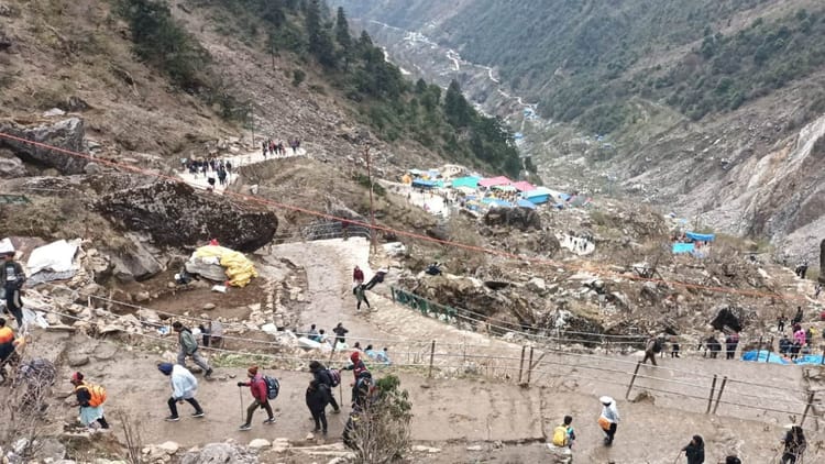 केदारनाथ धाम: यात्रा मार्ग पर 200 स्वास्थ्य अधिकारी और कर्मी तैनात, 12 एंबुलेंस हर समय तैनात रहेंगी – केदारनाथ धाम 200 स्वास्थ्य अधिकारी और कर्मी यात्रा मार्ग पर तैनात, ऑक्सीजन सिलेंडर की सुविधा उपलब्ध