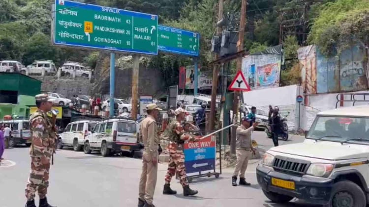 चारधाम यात्रा 2026: गढ़वाल में आज से ग्रीन कार्ड बनाने की प्रक्रिया शुरू, बनाए गए विशेष काउंटर – चारधाम यात्रा 2026 गढ़वाल में आज से ग्रीन कार्ड बनाने की प्रक्रिया शुरू उत्तराखंड समाचार