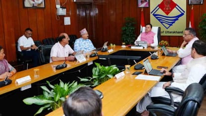 उत्तराखंड: कैबिनेट में आए 18 प्रस्ताव, मधुमक्खी पालन को बढ़ावा देने के लिए नई नीति को मंजूरी, ये अहम फैसले भी – उत्तराखंड कैबिनेट बैठक में उत्तराखंड मोटर वाहन संशोधन नियमावली 2026 समेत कई प्रस्तावों को मंजूरी