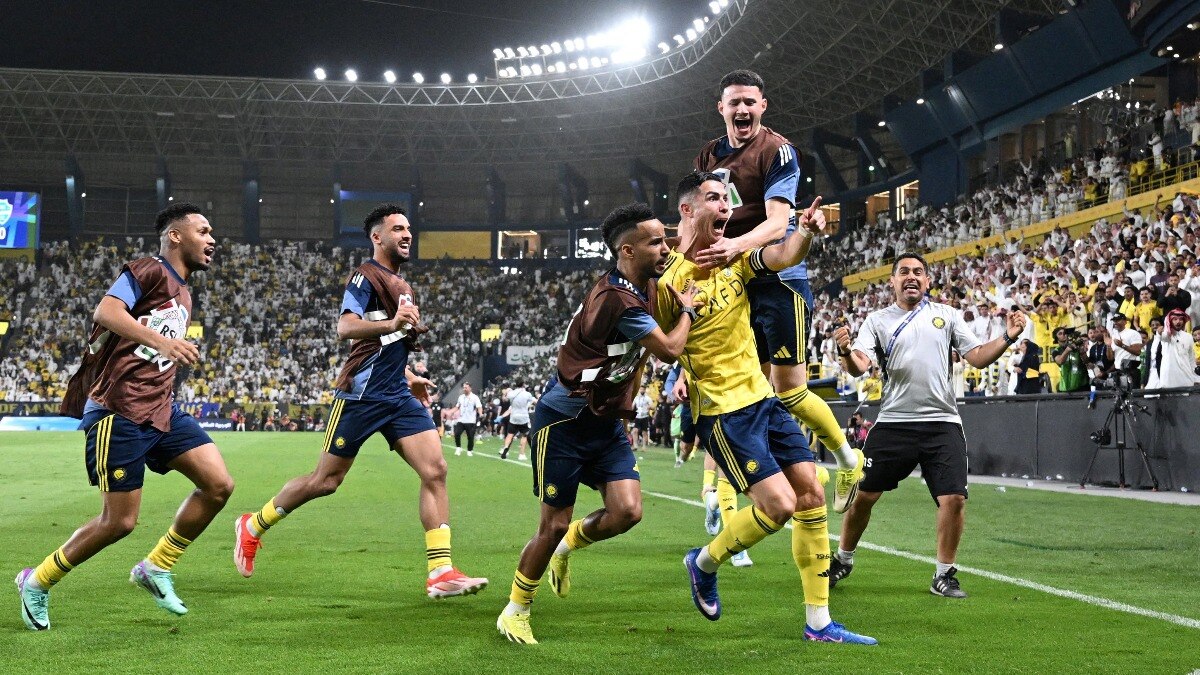 Cristiano Ronaldo’s five UCL gesture goes viral after Al Ahly fans sneer at Asian title