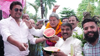 नहीं आए कांग्रेस के बड़े नेता: फलों की मिठास भी नहीं मिटा पाई खटास, हरदा की फल पार्टी से दूरी नहीं हुई कम – फलों की मिठास नहीं मिटा सकी कड़वाहट पूर्व सीएम हरीश रावत फल पार्टी फेल टू ब्रिज डिवाइड